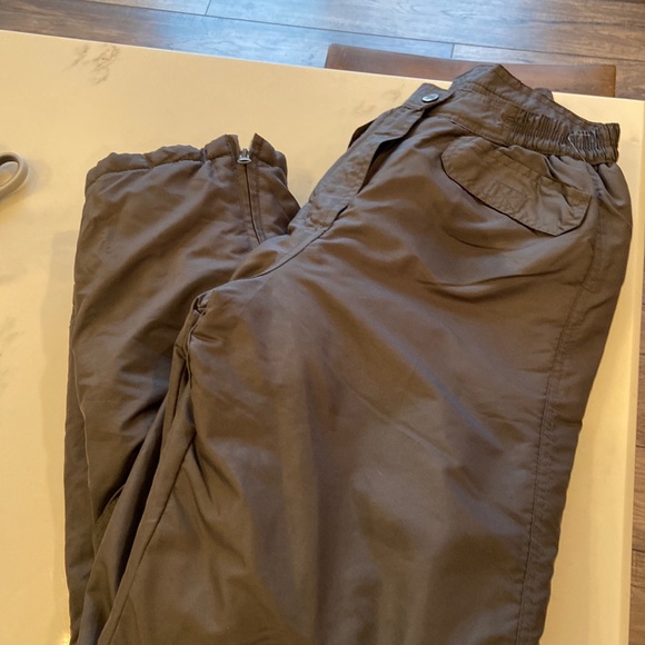 Size 16/18 snow pants - Picture 1 of 3